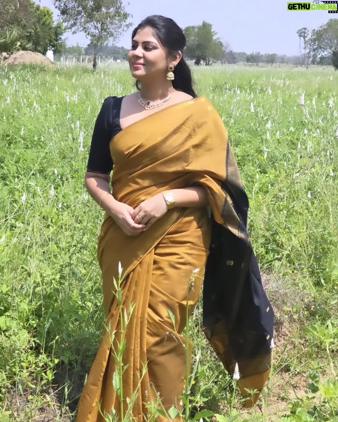 preetha reddy - 58.7K Likes - Nature makes for the perfect backdrop
Jwellery @chitras_fashion_rentaldress
Saree @ashas_womens_collection#casualpicture#loveyourself#positivethought#actinglife#love#fullfrock#traditional#siragadikaasai#vvijaytelevision#sareelove