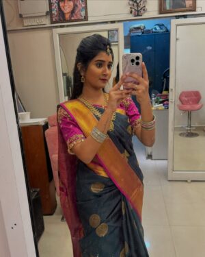 reshma reshu Instagram - ❤️🤌🏻👀 @reshma_reshu_22