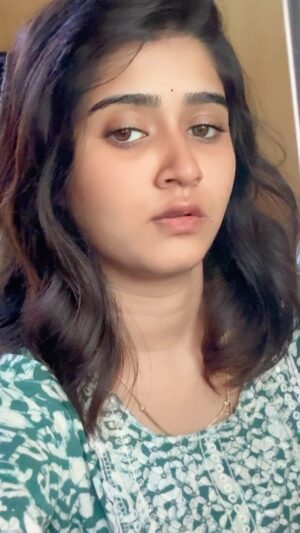 reshma reshu Instagram - En change pannanum❤️😒 @reshma_reshu_22