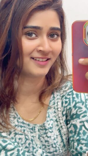 reshma reshu Instagram - Nenjam mattum pothum❤️👀 @reshma_reshu_22