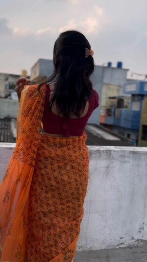 reshma reshu Instagram - Sareee laa pathalama luv varum? ❤️🕊️? @reshma_reshu_22