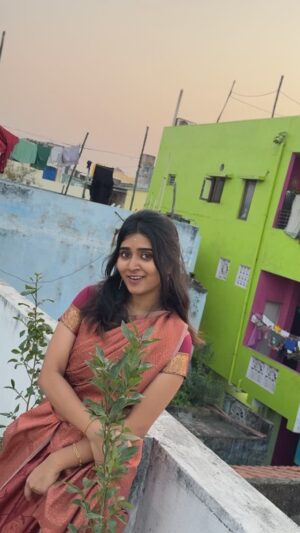 reshma reshu Instagram - Rasaaa ithu ena puthusaa👀vekkam achu sirusaa😒🤌🏻❤️ @reshma_reshu_22