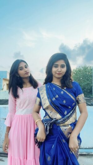 reshma reshu Instagram - 💙👀🩷