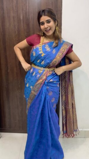reshma reshu Instagram - Hey kannima💙 konjo sodhapal thaa adjust panniko nga😅