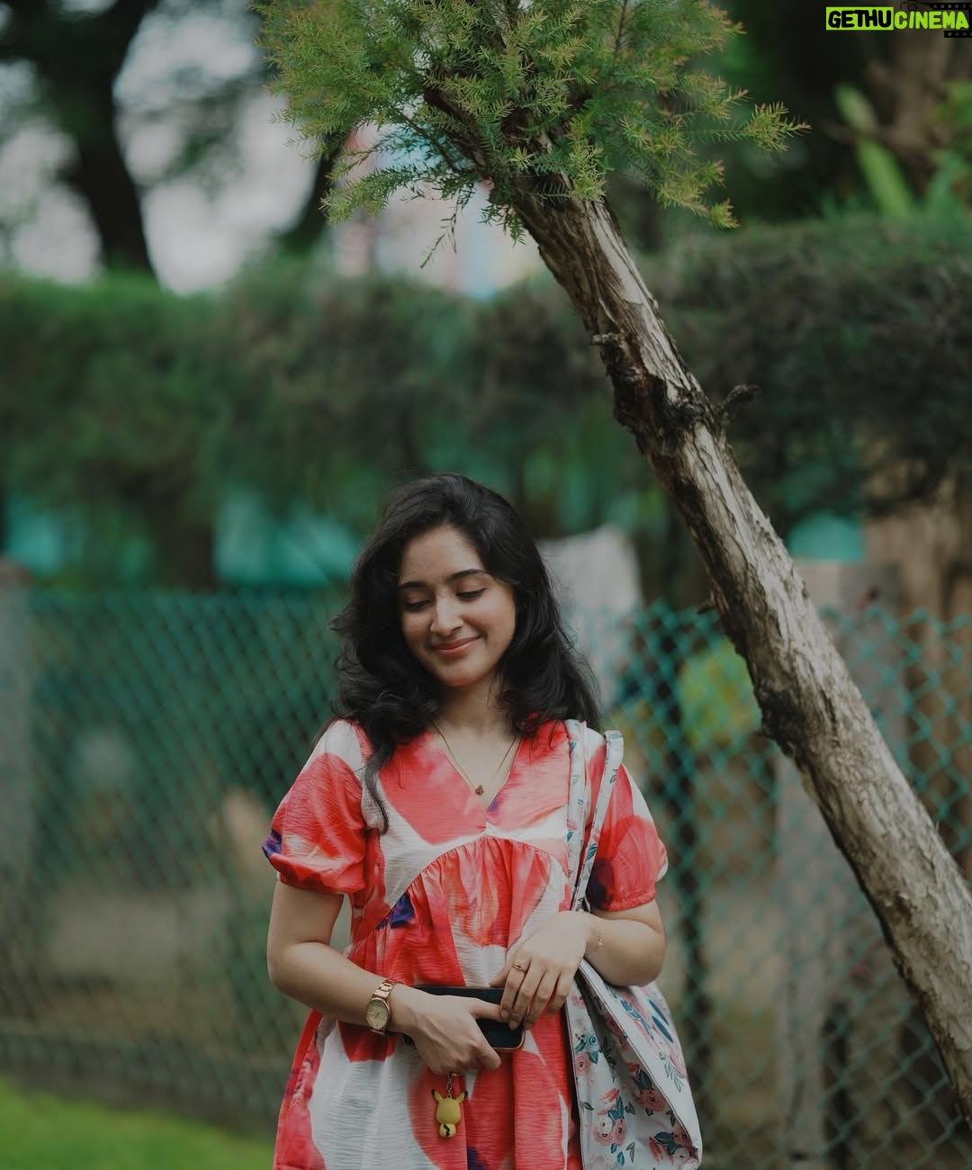 rj shree - 28.2K Likes - சாலை எல்லாம் பூஞ்சோலை 🌴🍀🍃
#rjshree #instagram #post #instagood #instadaily