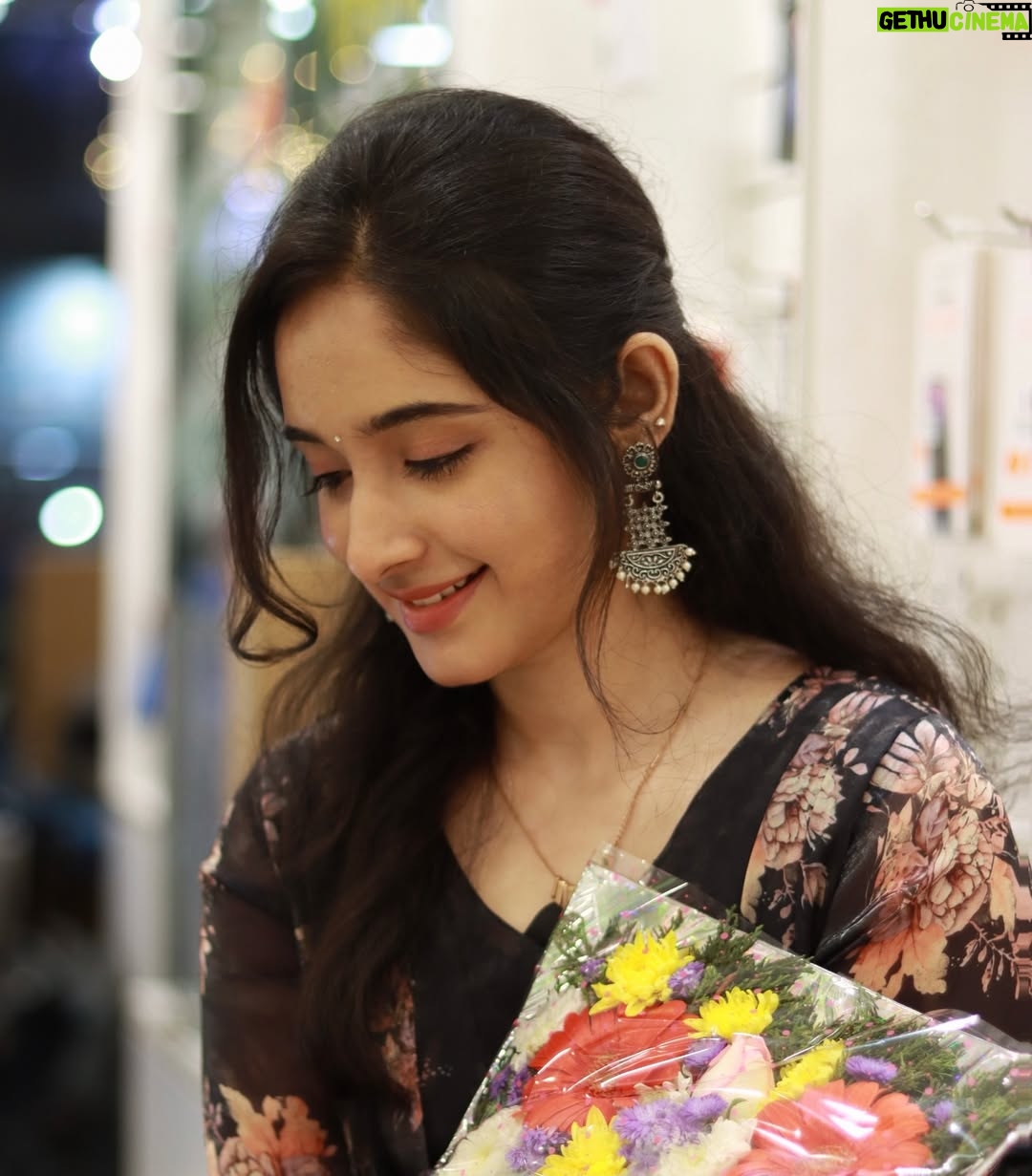 rj shree - 31.3K Likes - Thankyou @poorvika_india ❤️, I had the best time with you all!
#samsung GalaxyA36 & A56 launch