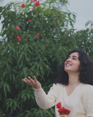 rj shree Instagram - One year older, One year better! ♥️:)
Thankyou everyone 
#23 💕