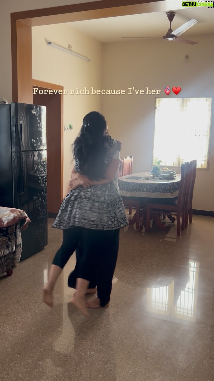 rj shree - 33.5K Likes - Long distance friendships and emotions ♥️🧿
#rjshree #insta #reels #instagood #instadaily #friends #goals #love