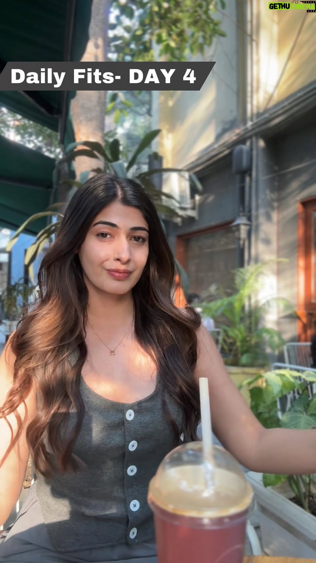 soundarya thakur - 11.6K Likes - Day 4 of Weekly Fit Challenge
Just a co-ord set kinda day.
Parachute pants, chill top, Crocs because… obviously. 🧋
Running edits at a café — nothing fancy, just comfy 🩶
🔗 Fit Link Attached
#grwm #grwmreel #WeeklyFitChallenge #GRWM #cordset #monochrome #casualfit #soundaryathakur #formocloset