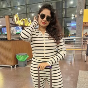 srimathi chimu Instagram - Off to Dubai ✈️❤️‍🔥🙈 

#Travellingsolo