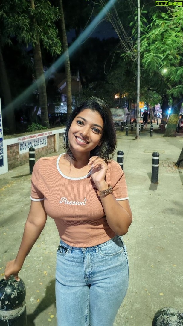 swetha kumar - 18.8K Likes - #tagyourbestie šš
And say This - very Nice ngaš§” Very Cutengaš«£ Very beautiful ngaš¦āØ Na Avangaluku sonnanga šš #justforfun @swethakumar_off
#sachien #tamil #movie #thalapathyvijay #genilia #trending #tamil #dialogue #lipsync #instagram #threads #reels #remixonreels #swethakumar_off