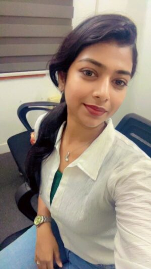 swetha kumar Instagram - Tag That Guy💛♥️ - Yenna maari yaaru na irukingala virat Kohli fans🔥😂 #dofollow @swethakumar_off 

#ipl2025 #csk #rcb #dhoni #viratkohli #trending #rivalry #tamil #ownvoice #ownconcept #tvk #tvkflag #thalapathyvijay #remixonreels #swethakumar_off