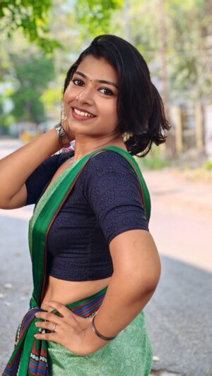 swetha kumar Instagram - #trending #reels Mind Voice💚🦋 - Rombha Kastam Bro😅😂(dance) Rombha kastam😅 #dofollow @swethakumar_off 

#siruthai #tamil #movie #songs #karthi #tamannaahbhatia #saree #lipsync #dance #reelsinstagram #instagram #threads #remixonreels #swethakumar_off