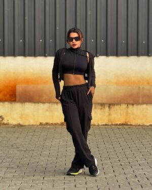 veena jessi Instagram - In my gym girl Era 🏋️‍♀️ 💪🏻

#workoutmotivation #gymfits #workhard #fitnessgoals #fitnessmodel #gymworkout #trending #explorepage