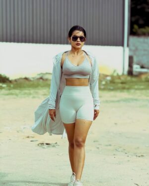 veena jessi Instagram - Be your own  Daddy , make your own Sugar 💪🏻

#postoftheday #gymmotivation #gymfits #fitnessmodel #gymlover #stayfit #indianmodel #tamilponnu #chennai #explorepage #trending
