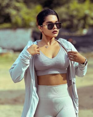 veena jessi Instagram - Be your own  Daddy , make your own Sugar 💪🏻

#postoftheday #gymmotivation #gymfits #fitnessmodel #gymlover #stayfit #indianmodel #tamilponnu #chennai #explorepage #trending