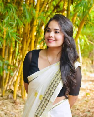 Abhijna Vishwanath Instagram - Edhuru nenne beku♥️
Swipe ➡️