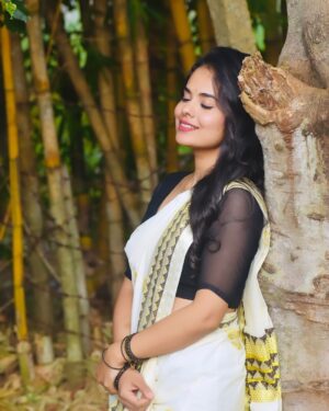 Abhijna Vishwanath Instagram - Edhuru nenne beku♥️
Swipe ➡️