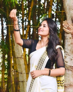 Abhijna Vishwanath Instagram - Edhuru nenne beku♥️
Swipe ➡️