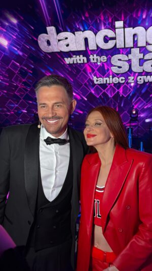 Ada Fijał Instagram - Magiczne rytuały, eliksir młodości, joga o świcie, te sposoby znam, ale wtedy wchodzi ON i wiem, że jestem tylko amatorką w lidze wiecznie młodych 😂

Krzysztof Ibisz - ten, któremu za każdym razem chcę sprawdzić datę urodzenia w dowodzie osobistym. 

Napiszcie w komentarzu na ile lat „wyglądam” ja, a na ile Krzysiek? ✨⬇️

#adafijał #krzysztofibisz #tanieczgwiazdami #dancingwiththestars #foreveryoung #wiecznamłodość #sekretwiecznejmłodości