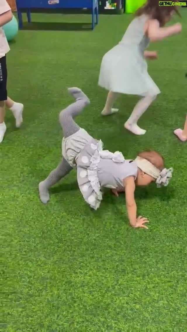 Adelina Fominykh - 10.4K Likes - Será que el legado Fominykh en la gimnasia rítmica oficialmente continúa? 🩷😂 Esq es muy fuerte ajaja ✨ #adelinaf #hermanasfominykh