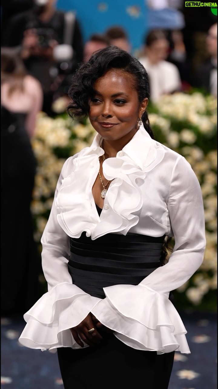 Adrienne Warren - 2K Likes - Sergio Hudson for the MET Gala 2025.
*If you look carefully you can see I took my two favorites with me. Papa and Grandad. 🤍
Stylist: @shionat
HMU: @geobrianhmu