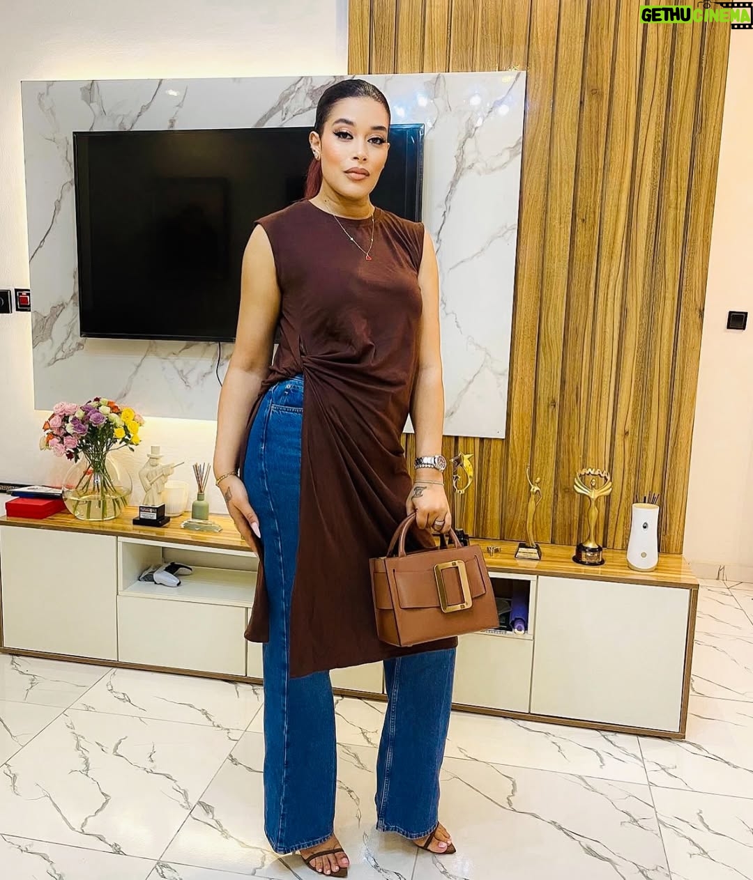 Adunni Ade - 33.7K Likes - Sassy! Classy! And a bit of Bad-assy!😜