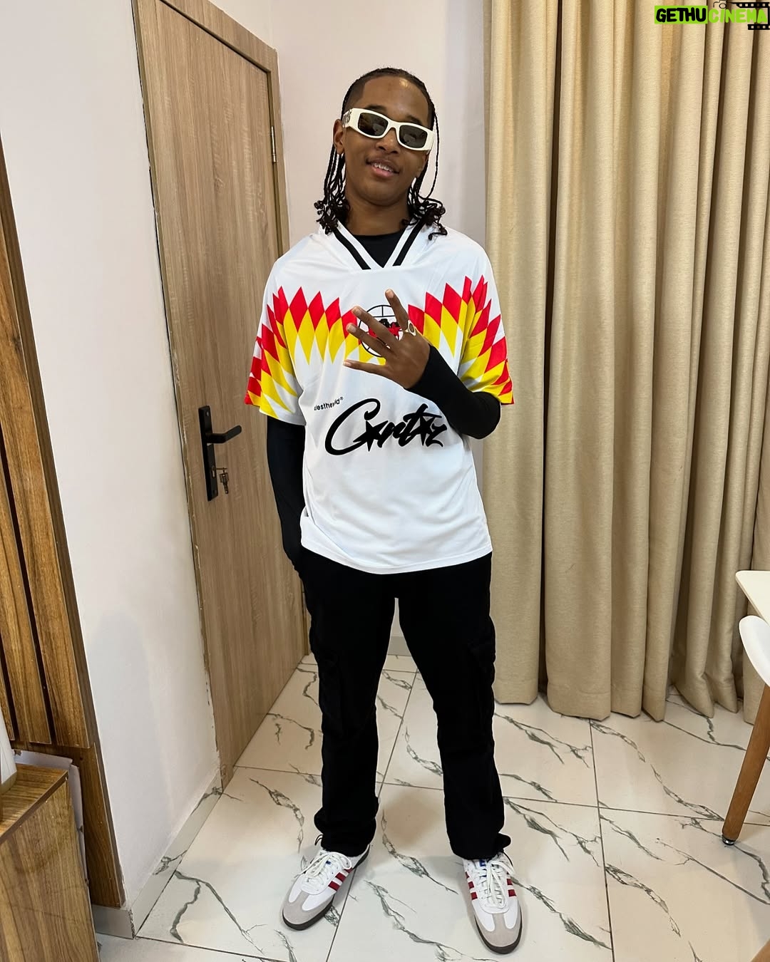 Adunni Ade - 139.6K Likes - Yesterdays Vibes to the World premiere of TÒKUNBÒ produced by @chrisodeh and directed by @ramseynouah with my boys @dmanyoung @youngest_inthehouse
It was all about the fast and trendy vibes! Right up my alley!!
Showing on Netflix @naijaonnetflix Aug 23rd!!! You don’t wanna miss it!!!!
Hair @hairbyaneesha
Mua @makeupbyridahh