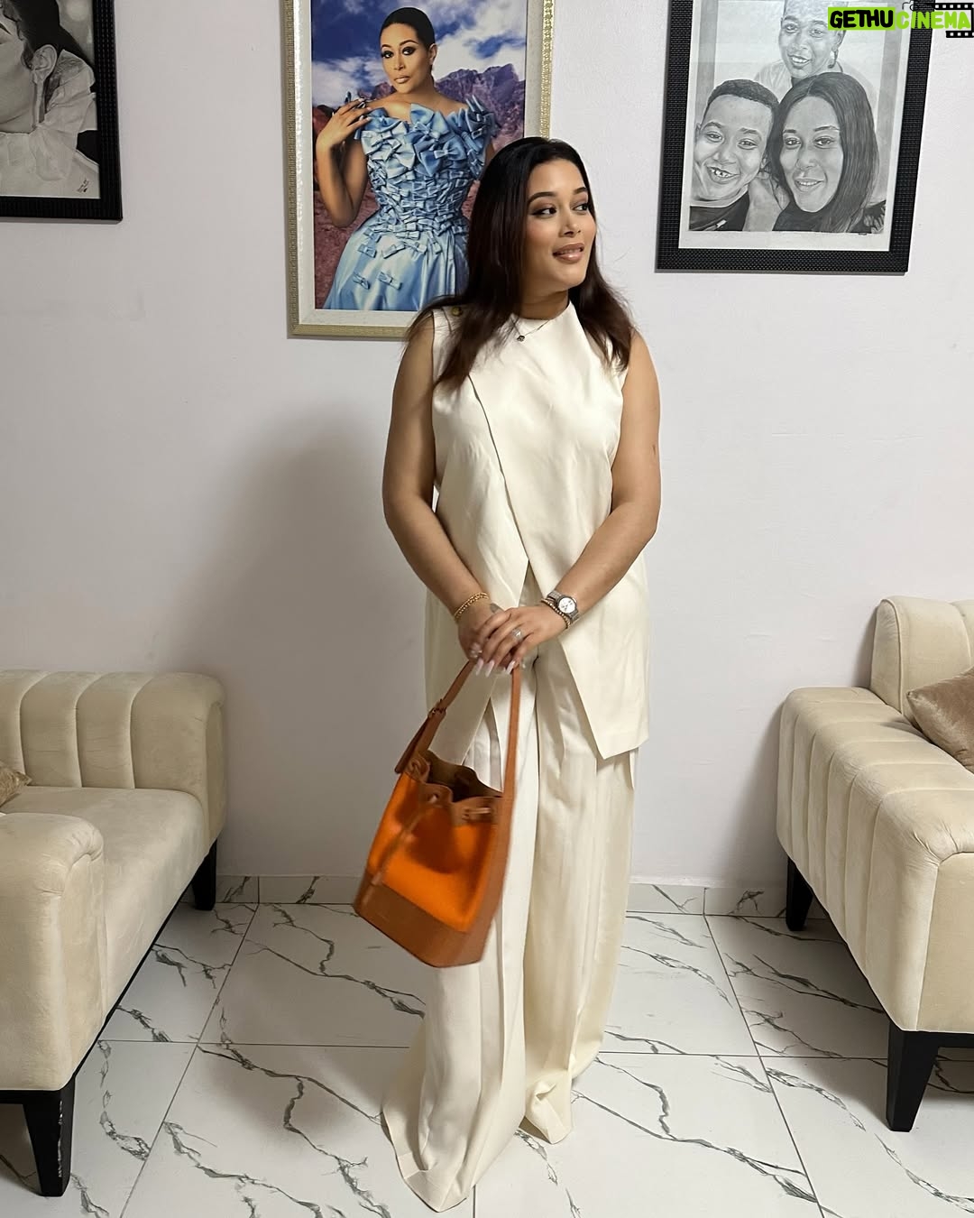 Adunni Ade - 39.2K Likes - Feeling like a breath of fresh air!
@anncranberry