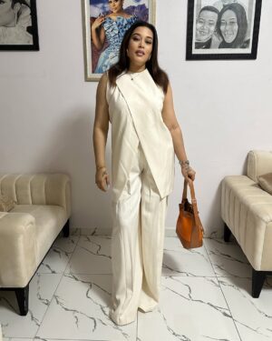 Adunni Ade Instagram - Feeling like a breath of fresh air! 
@anncranberry