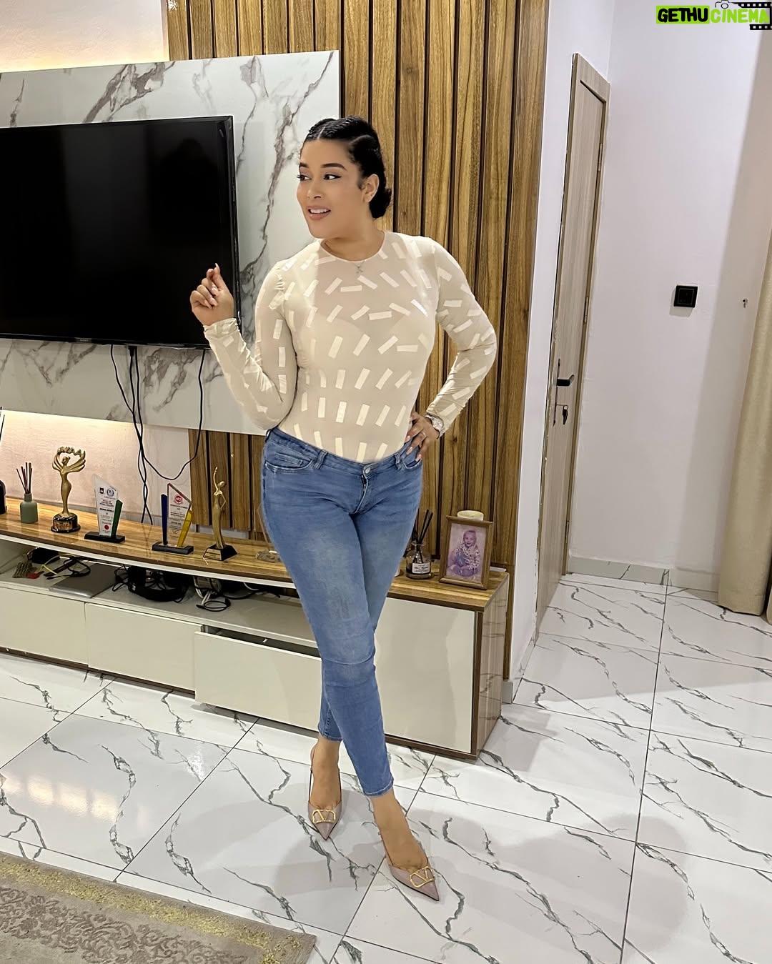 Adunni Ade - 61.2K Likes - 😘✌🏻