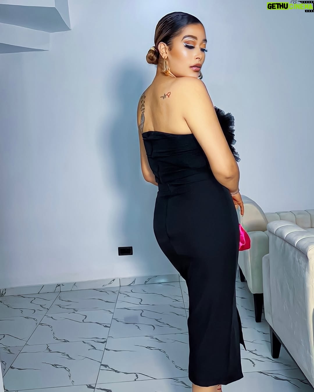 Adunni Ade - 39.2K Likes - Black is the New Black! Always in style and never out of place.