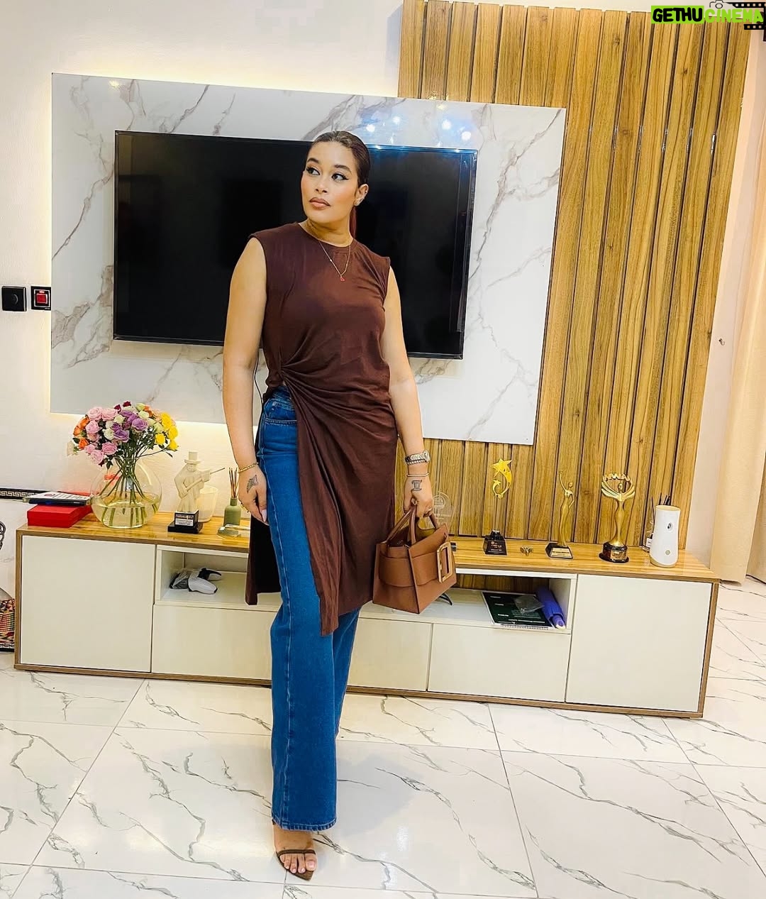 Adunni Ade - 33.7K Likes - Sassy! Classy! And a bit of Bad-assy!😜