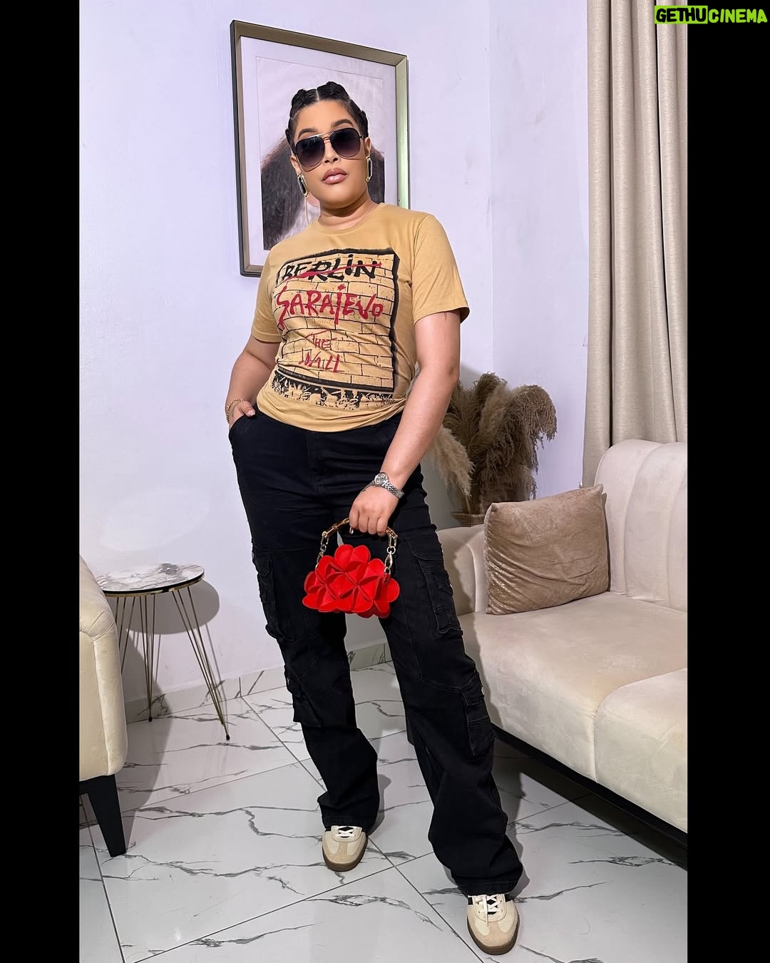 Adunni Ade - 139.6K Likes - Yesterdays Vibes to the World premiere of TÒKUNBÒ produced by @chrisodeh and directed by @ramseynouah with my boys @dmanyoung @youngest_inthehouse
It was all about the fast and trendy vibes! Right up my alley!!
Showing on Netflix @naijaonnetflix Aug 23rd!!! You don’t wanna miss it!!!!
Hair @hairbyaneesha
Mua @makeupbyridahh