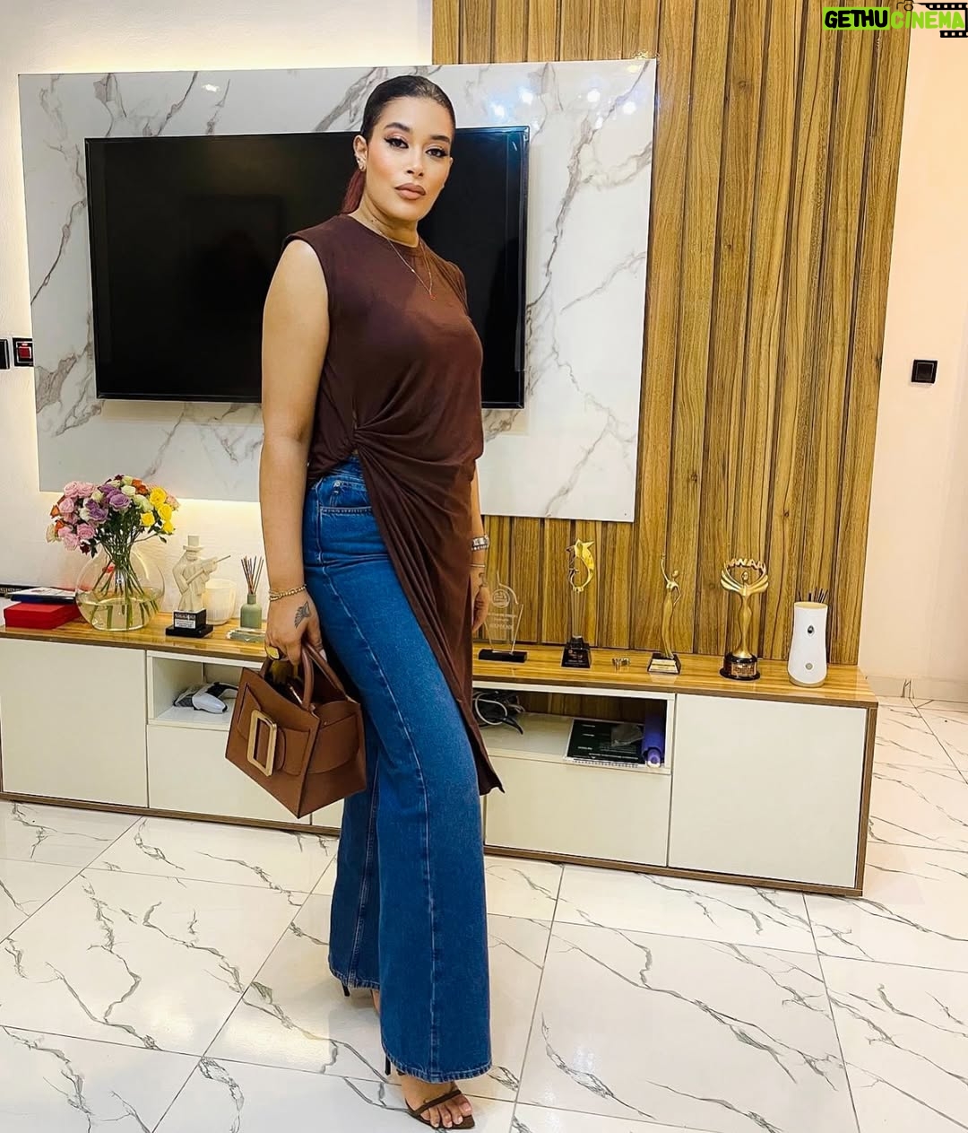 Adunni Ade - 33.7K Likes - Sassy! Classy! And a bit of Bad-assy!😜