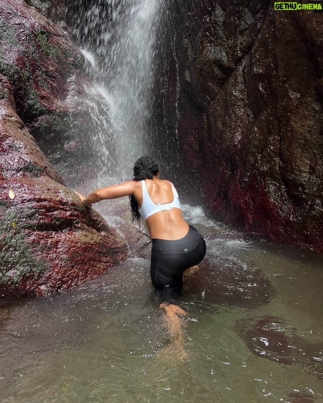 Afua Hirsch - 2K Likes - Jamaica 🇯🇲🖤🇯🇲
Finally got to visit Professor Sonjah Naiah @culturedoctor at the Center for Reparations Research in person for the first time
Rested in the mountains and visited Uncle Wray :) The abundance of clear springs and white rum… Communed with many ancestors. Blessings upon blessings
Thank you for having me 🙇🏽♀️🇯🇲🙌🏽
#jamaica
#reparations
#diaspora
@uwimona