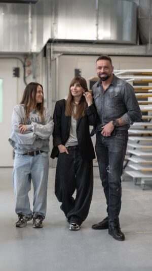 Agnieszka Dygant Instagram - Showroom Prato to miejsce, w którym wszystko rozpoczyna się od spotkania i rozmowy — przy stole, z próbkami materiałów i wizją na nowe meble na wymiar.
 
Nas czym pracowaliśmy? Efekt finalny pokażemy Wam już niebawem! 

(współpraca reklamowa)

#prato #pratomeble #meblenawymiar #kuchnienawymiar #meblekuchenne