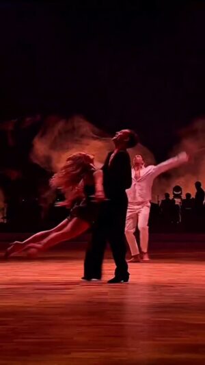 Agnieszka Kaczorowska Instagram - Filip i Agnieszka zakończyli swoją taneczną przygodę freestyle’em, który miał wszystko – emocje, klasę i piękną historię. Zatańczyli to po prostu sercem ❤️ Jesteście pod wrażeniem? Jury przyznało im 40 punktów. #tzg16 #tanieczgwiazdami #polsat