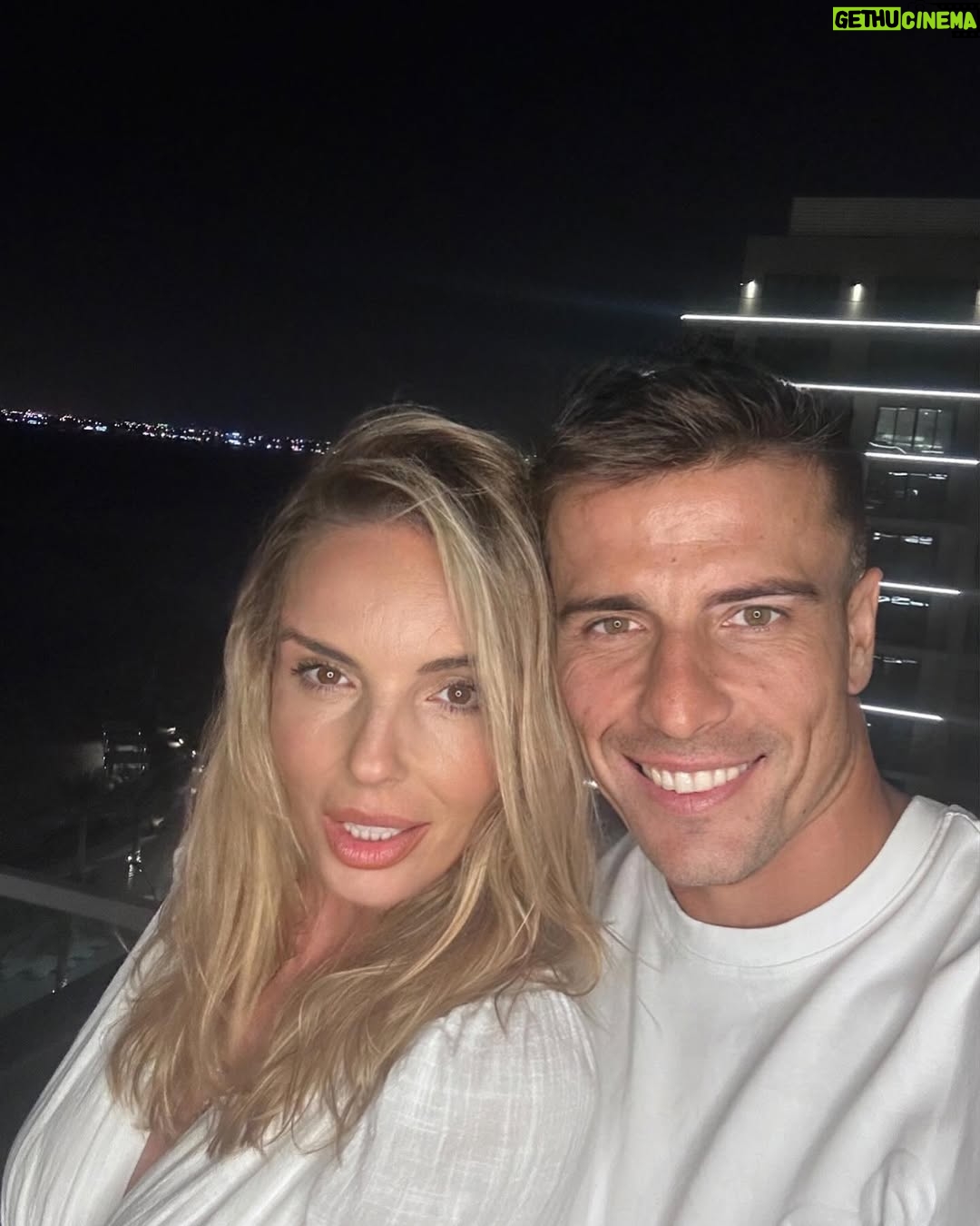 Agnieszka Włodarczyk - 13.3K Likes - Dziś mamy luźny wieczór, więc… pytajcie o co chcecie!
Związek, treningi, życie, głupoty🤪 lecimy z tym!
A tak z ciekawości-kto u Was pierwszy przeprasza po kłótni?😈😂
#AskUs #CoupleQandA #WieczórZPytaniami #CoupleTime #LoveTalk #TeamUs #OpenEvening #AskMeAnything #ZwiązkowyWieczór #ChillWithUs