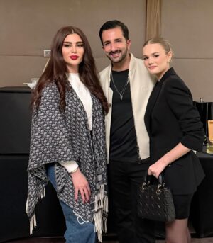 Ahllam Instagram - Backstage in Antalya with my lovely bro and manager Farshid, and his beautiful Alicia♥️
@alicia_evee