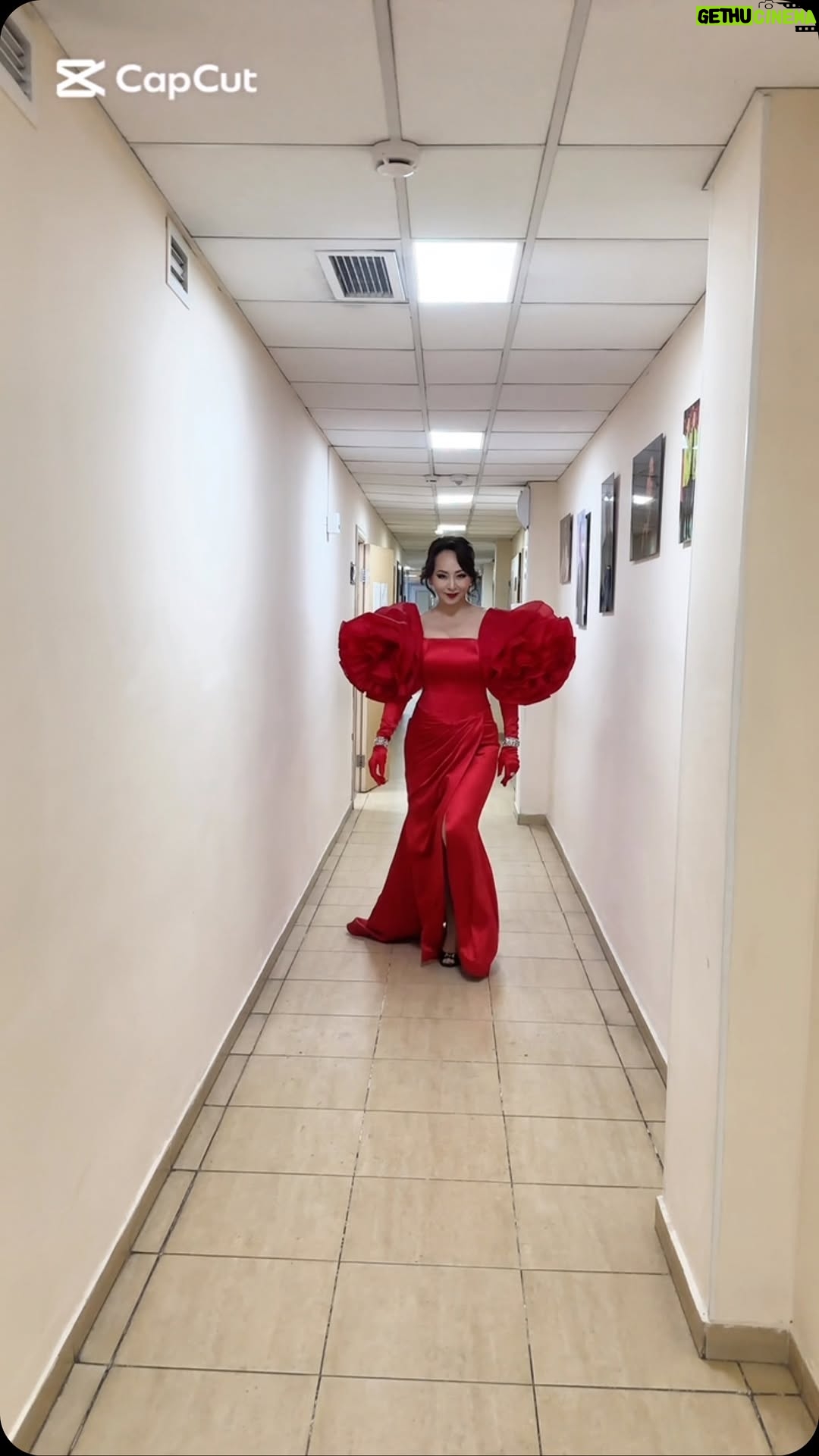 Aigul Imanbaeva - 13.7K Likes - Баршаңызға кеш жарық!
20 жылдық тарихы бар “ӘН МЕН ӘНШІ” студенттік шақтан бірге келе жатқан Достарымыздың басын қосатын әдемі концерт!
Сондай кештерде осылай еркелеп видео түсіріп қоямыз🥰
#әнменәнші
көйлегім @arunaz_atelier
@nazym_arunaz