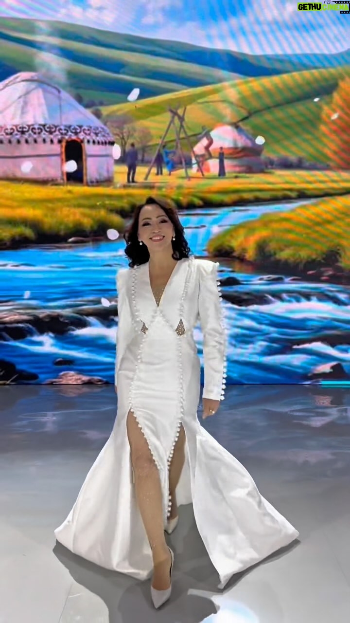 Aigul Imanbaeva - 12.3K Likes - Давайте пообщаемся! ✨
Дорогие подписчики, мне всегда интересно Ваше мнение и Ваши историй. Давайте сегодня поболтаем!
О чем бы Вам хотелось поговорить? Может, у Вас есть вопросы ко мне или темы, которые Вам близки? Делитесь в комментариях — обсудим вместе! ❤️
#айгулиманбаева #общение #давайтепоговорим