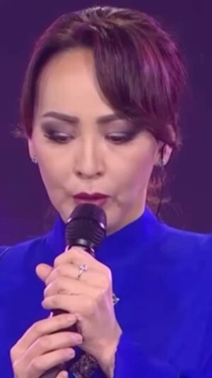 Aigul Imanbaeva Instagram - Ата-Аналарымызды барында бағалайық🙏❤️❤️❤️