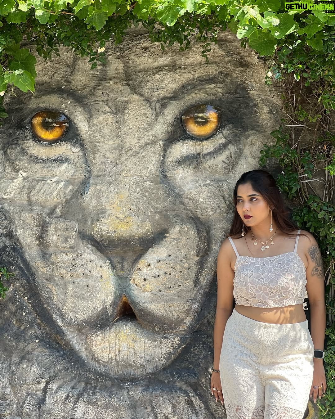 Aishwarya Shindogi - 77.7K Likes - Jet lag is my spirit animal 💁🏻♀️😍✈️