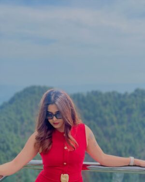 Aishwarya Shindogi Instagram - Radiating highness and triumph over all turbulence ✨

Thanks for taking amazing pictures @shishir_shastry_official ❤️