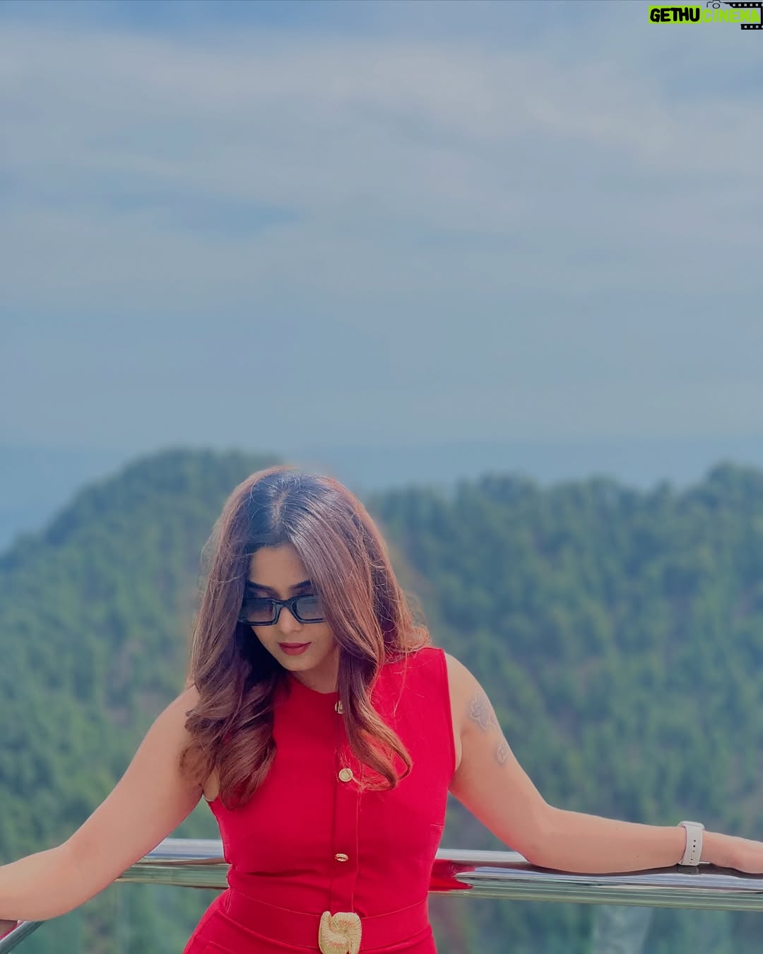 Aishwarya Shindogi - 52.6K Likes - Radiating highness and triumph over all turbulence ✨
Thanks for taking amazing pictures @shishir_shastry_official ❤️