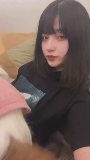 Aju Makita Instagram - ☺︎︎
前髪カムバック🦞