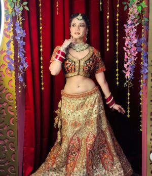 Akanksha Juneja Instagram - Counting days till forever starts 🥰

Makeup @faceartistrybynehanarang @neha.narang4 
Hair @artistry_by_akanksha 
Costume and jewellery @rent_your_wardrobee 

#photooftheday #photography #photoshoot #bride #bridalmakeup #collaboration #look #outfit #ootd #ootdfashion #indianbride #foryou #instagood #foryoupage #explore #explorepage #trend #viral #viralpost #actress #akankshajuneja