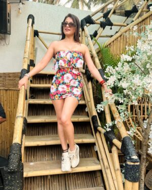 Akanksha Juneja Instagram - Where flowers bloom so does hope 🧚‍♀️

#photoshoot #photoftheday #photography #sunset #foryou #lookoftheday #look #fashionista #fashion #style #explore #explorepage #exploremore #trend #trendy #trending #trendingnow #viral #viralpost #ootd #ootdfashion #outfit #collabration #actress #akankshajuneja