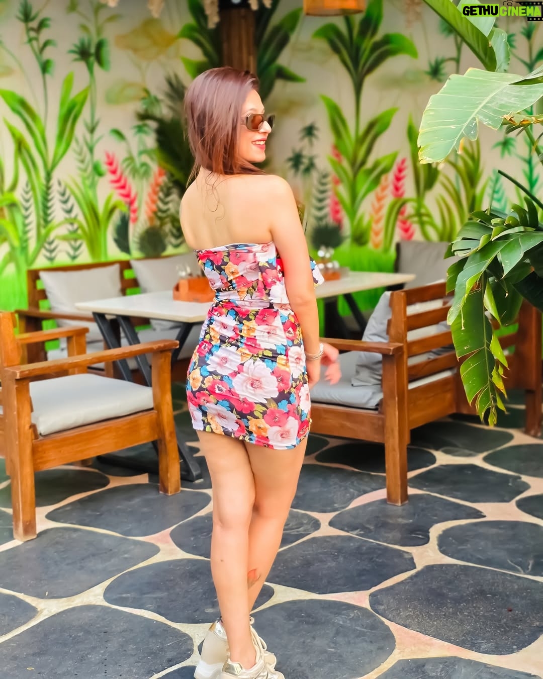 Akanksha Juneja - 3 Likes - Where flowers bloom so does hope 🧚♀️
#photoshoot #photoftheday #photography #sunset #foryou #lookoftheday #look #fashionista #fashion #style #explore #explorepage #exploremore #trend #trendy #trending #trendingnow #viral #viralpost #ootd #ootdfashion #outfit #collabration #actress #akankshajuneja
